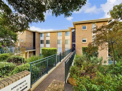 10 / 18 Walton Crescent, Abbotsford