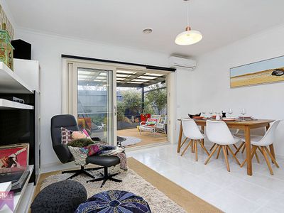 2 / 247 Dunns Road, Mornington