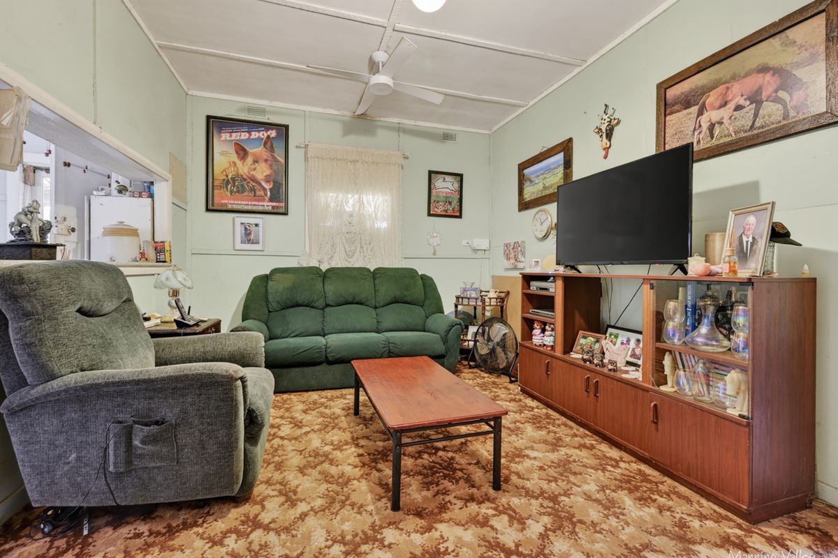 124 Burgmans Lane, Lansdowne