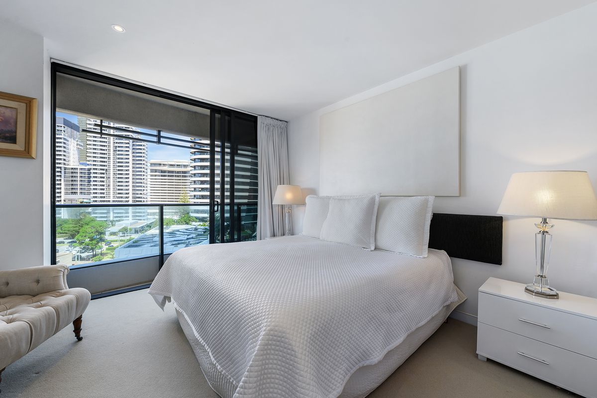 707 / 1 Oracle Boulevard, Broadbeach