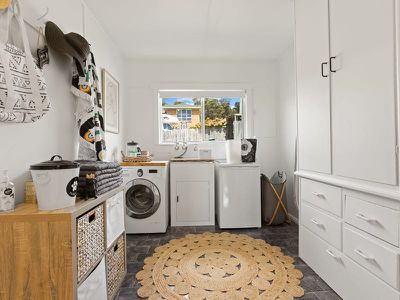 17 Thomas Street, Bridport