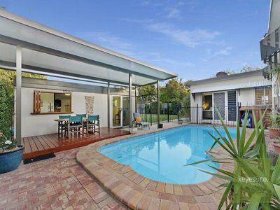 12 Brisk Street, Rowes Bay
