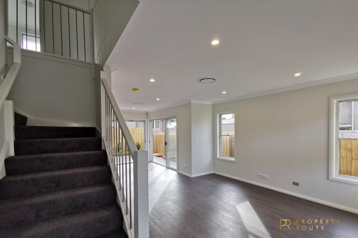 28 STONEMASON DRIVE, Norwest