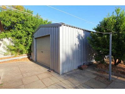 2 Lensham Place, Armadale