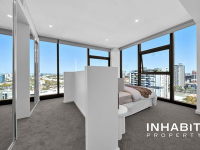 2004 / 105 Stirling Street, Perth