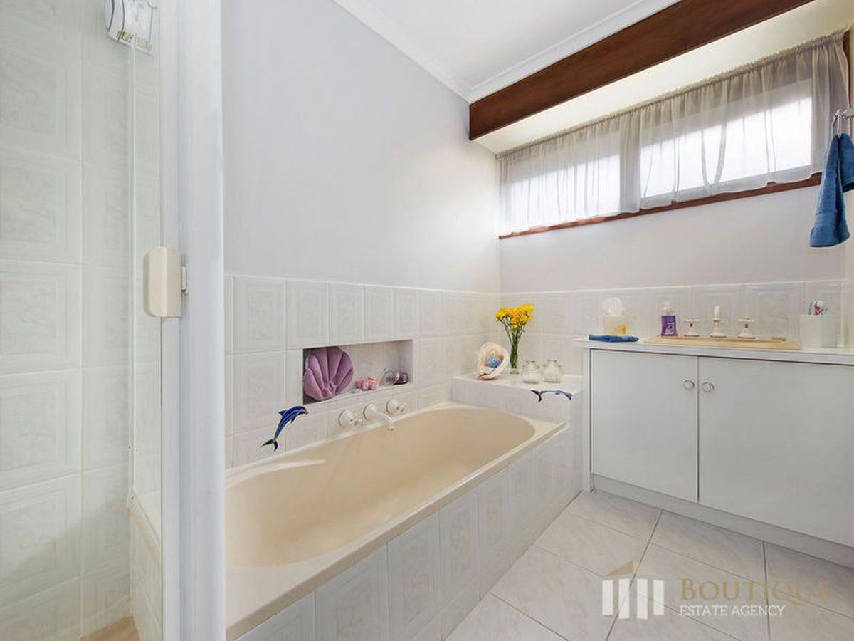 12 Huxley Avenue, Dandenong North