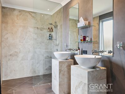 2 Japonica Way, Murdoch