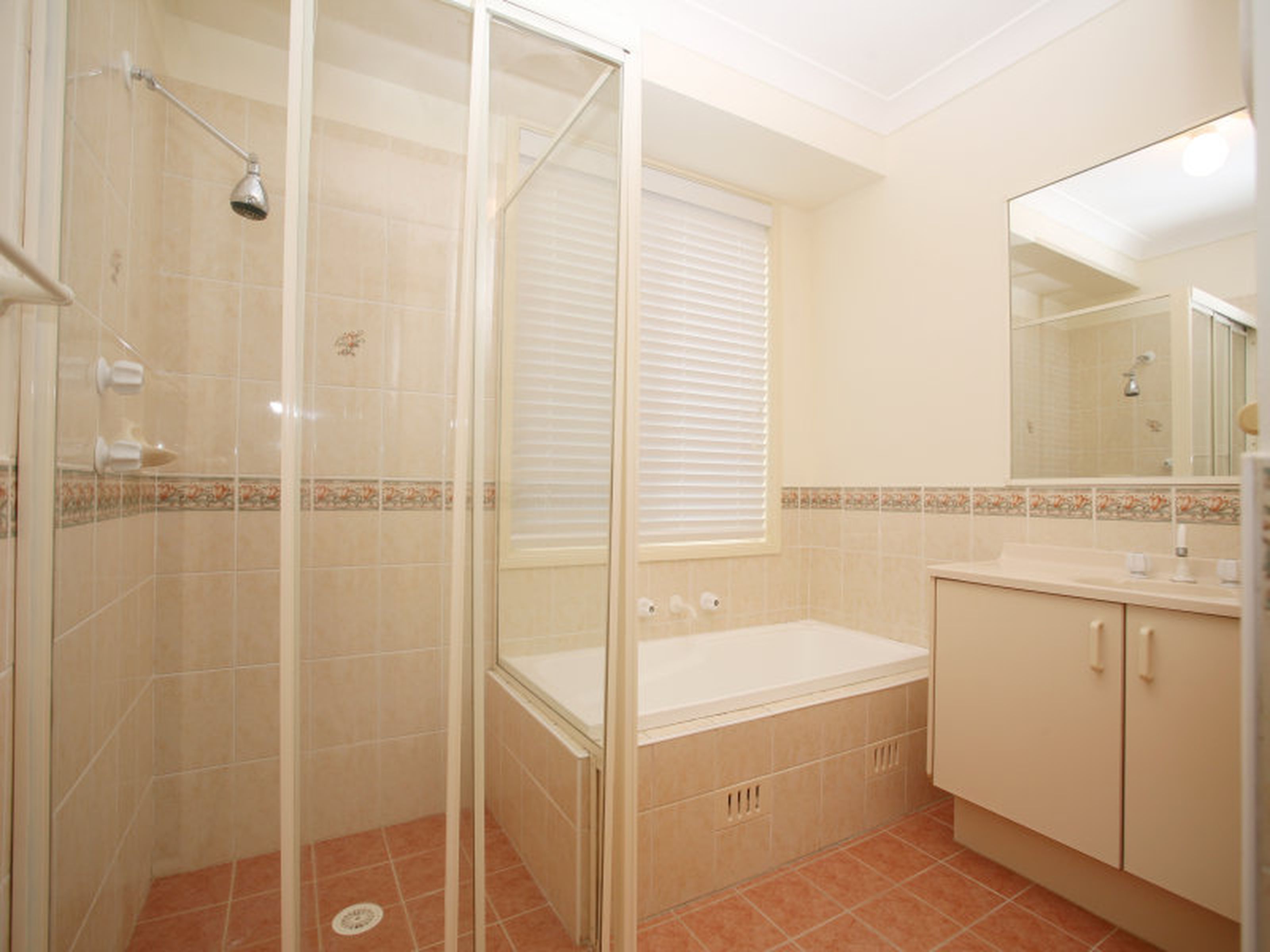 11 Linara Circuit,, GLENMORE PARK