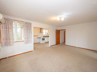 35 Columba Avenue, Calton Hill