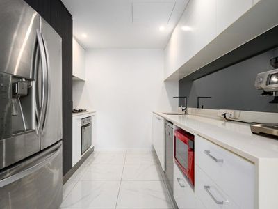 31210 / 5 Harbourside Court, Biggera Waters