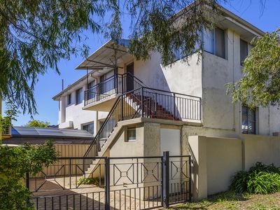 33 Robert Street, Como