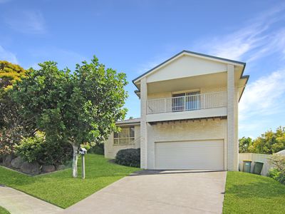 17 Manara Crescent, Forster