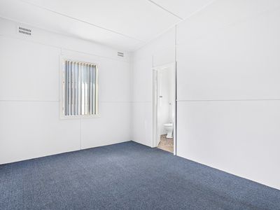 2 / 24 Addison Avenue, Lake Illawarra