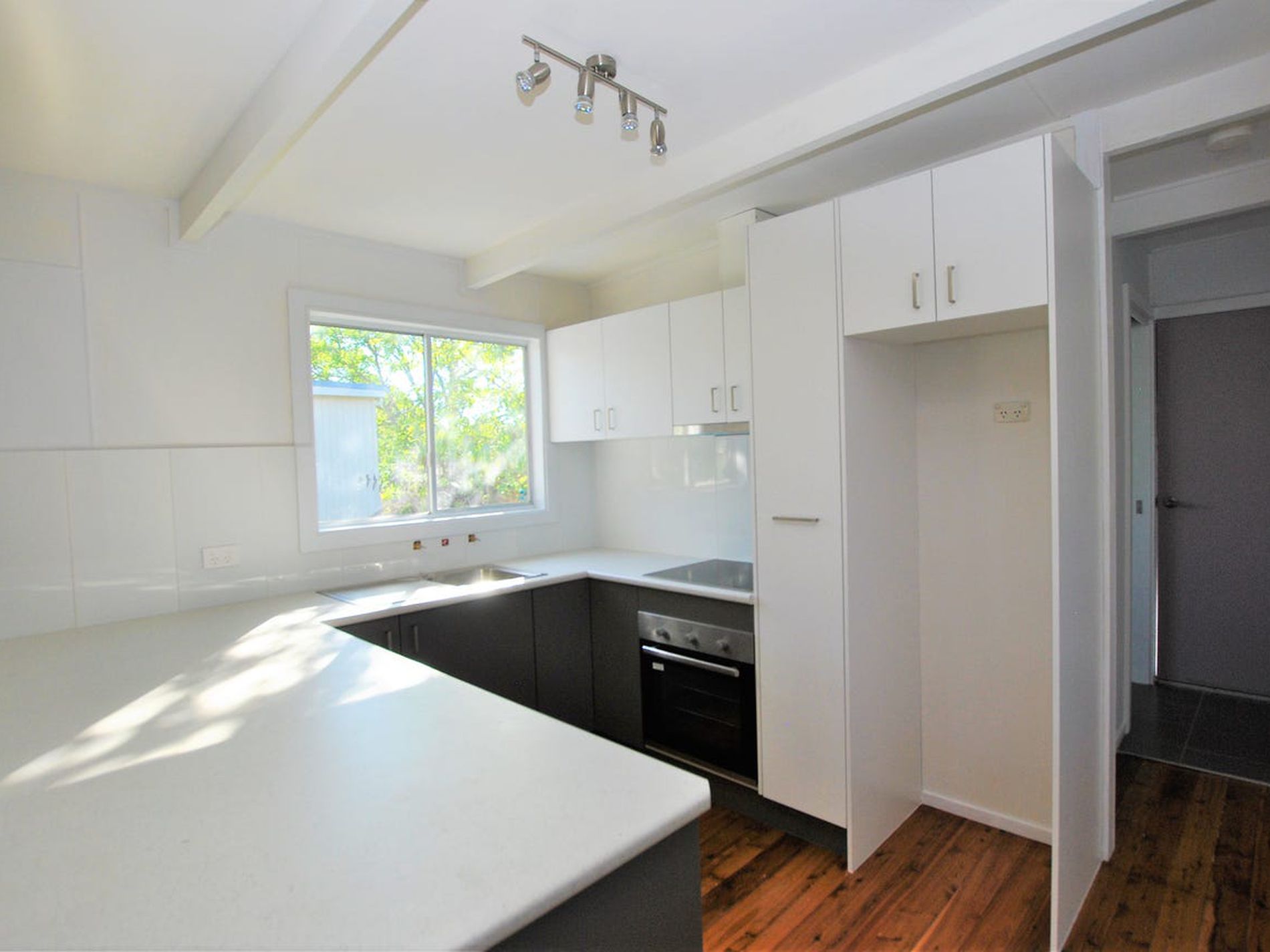 32 Pacific Road, Surf Beach