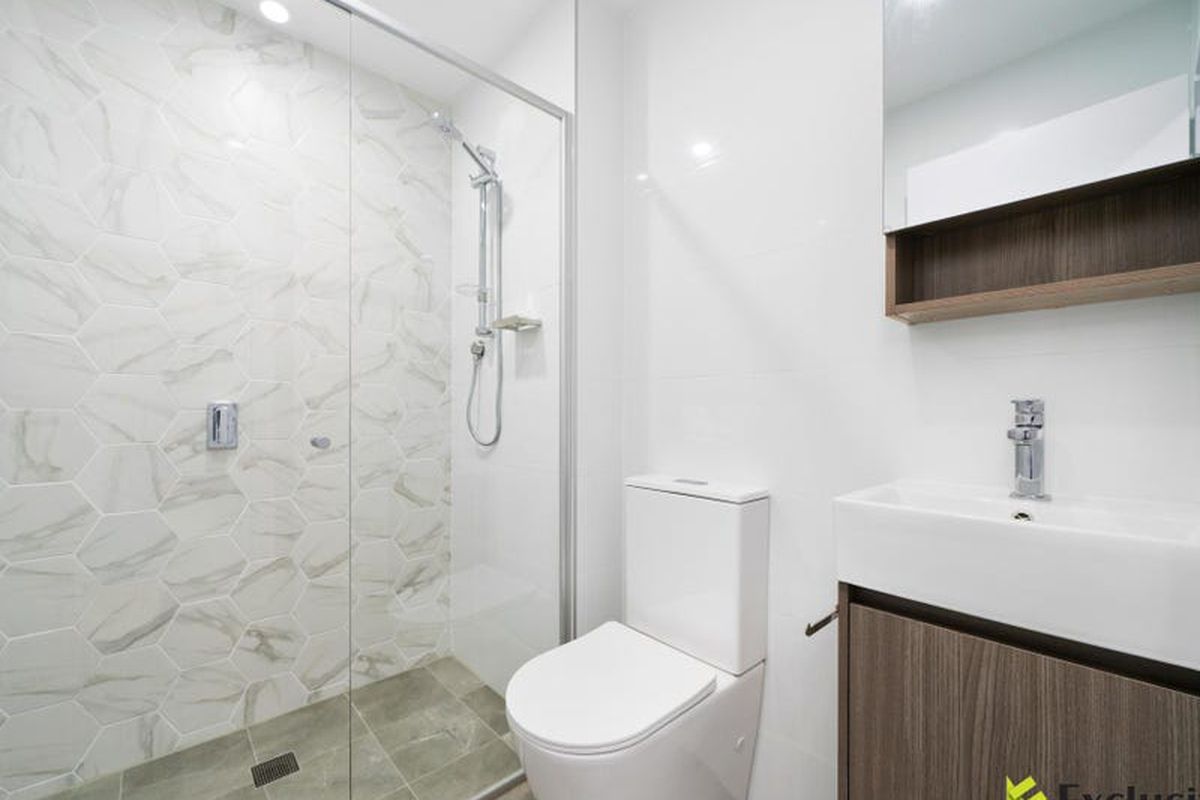 44 Henley Road, Homebush West