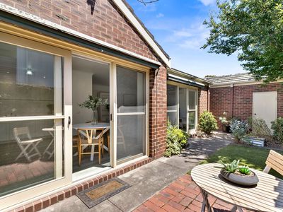 2 / 27 Frank Street, Newtown