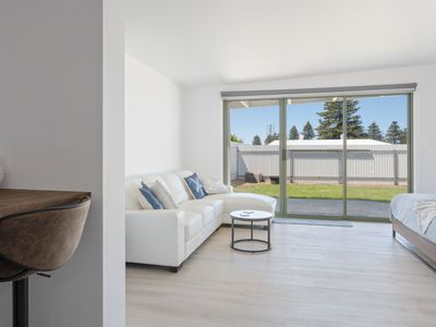 12 Chambers Street , Beachport