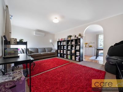 1 / 2 Evelyne Avenue, Cranbourne