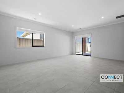 10 Bollington Road, Cranbourne East