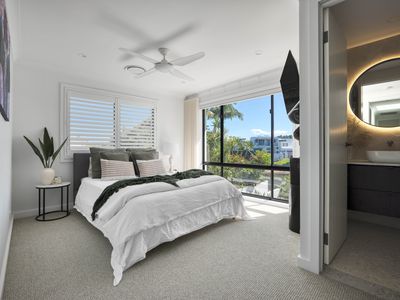 24 Gibraltar Drive, Isle Of Capri