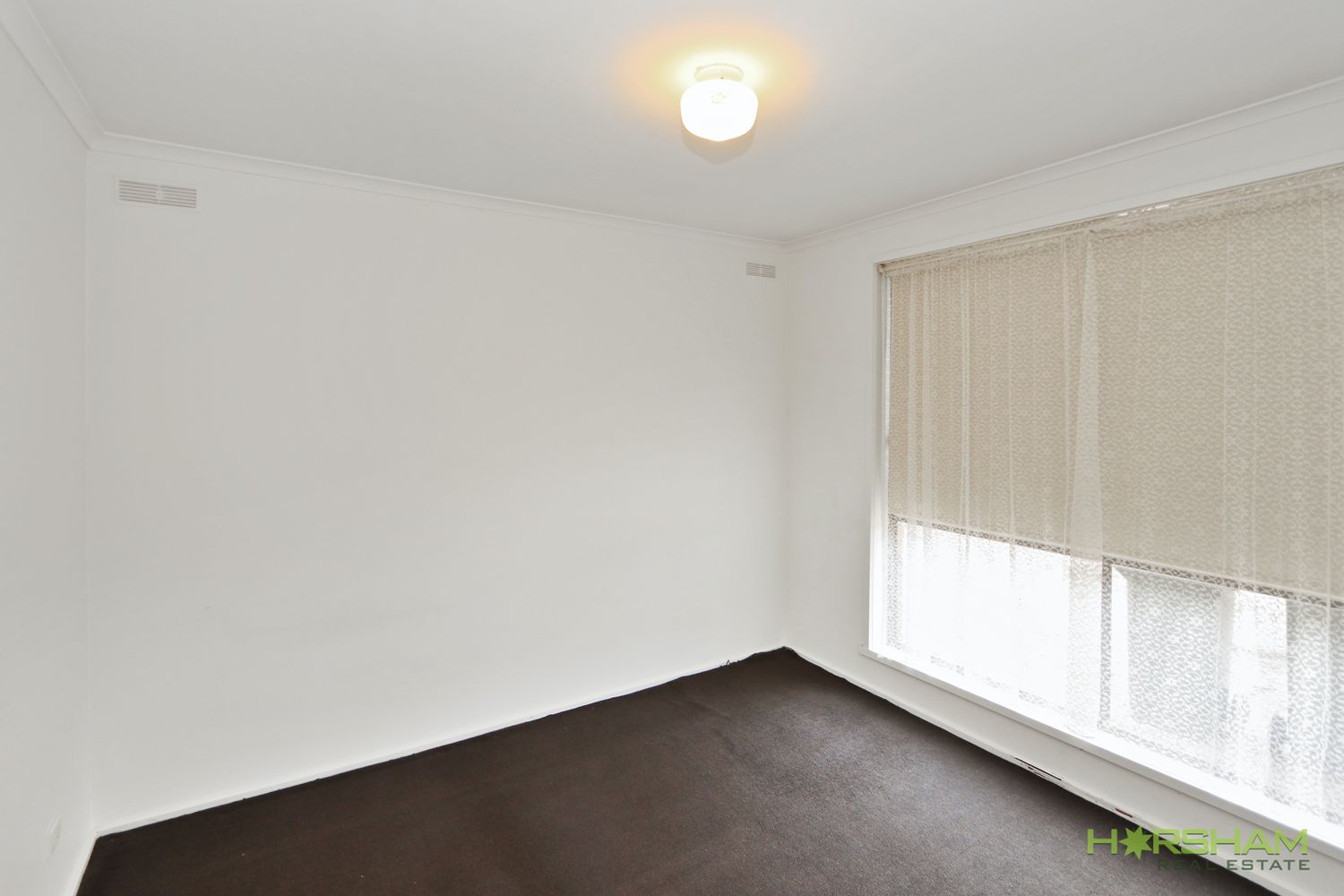 1 / 15 Schwarz Avenue, Horsham