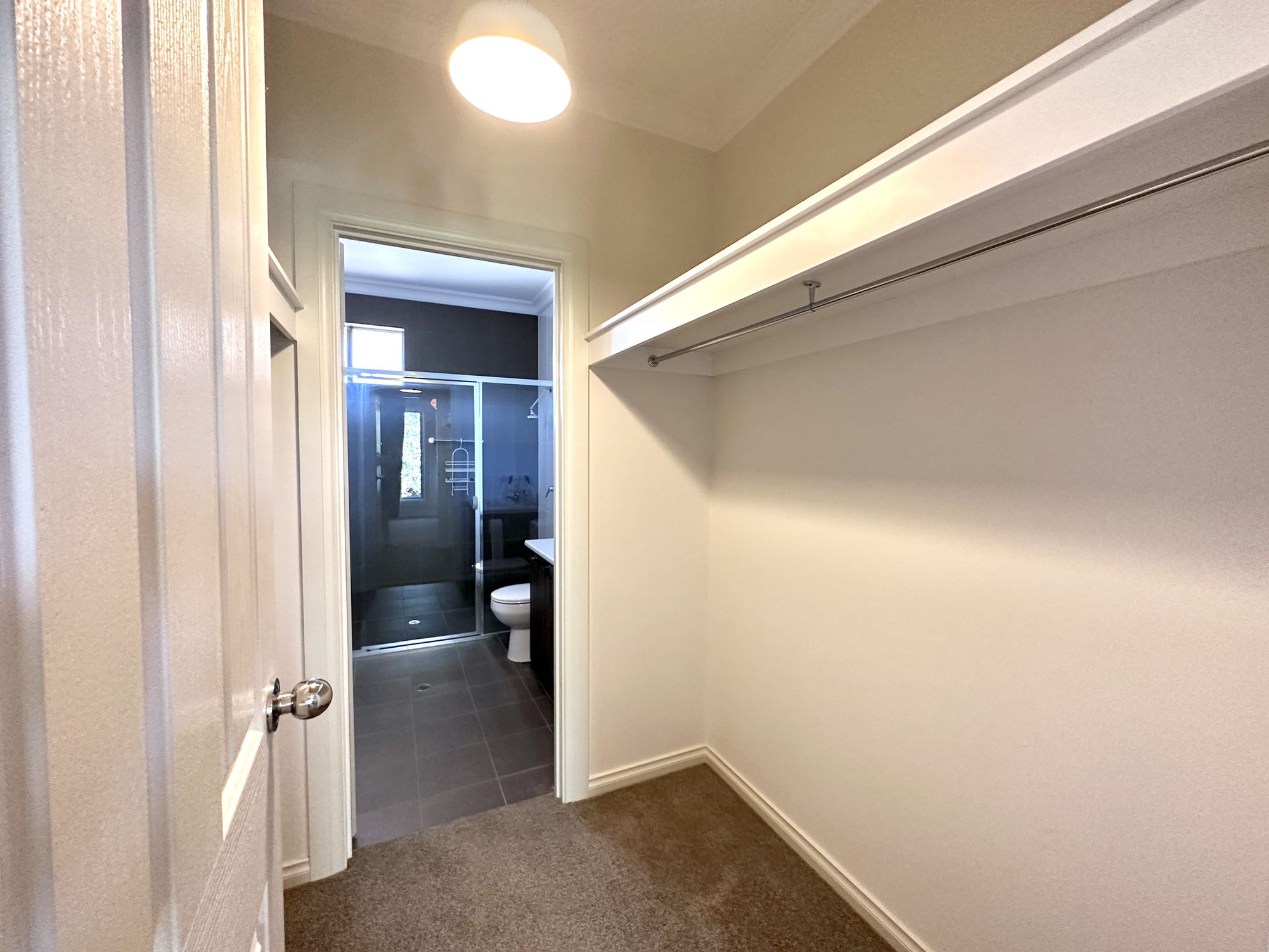 6 Davis Court, Glynde