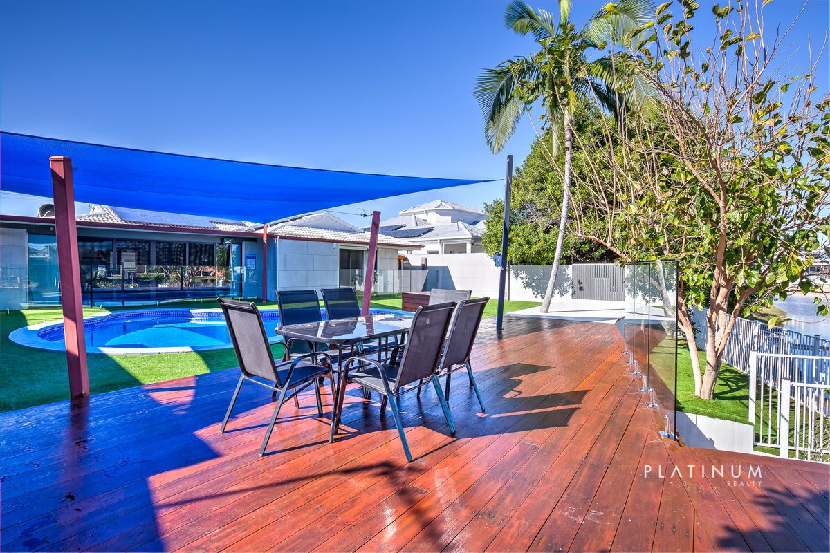 33 Beverley Crescent, Broadbeach Waters