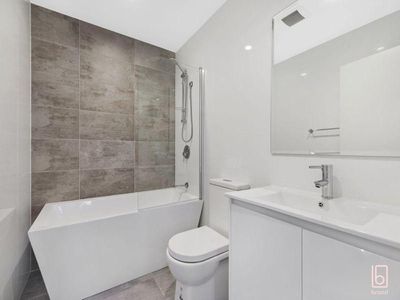 20/66-70 Hills St, North Gosford