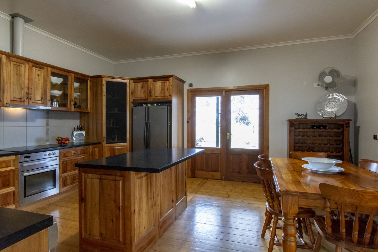256 HORSHAM-LUBECK ROAD, Riverside