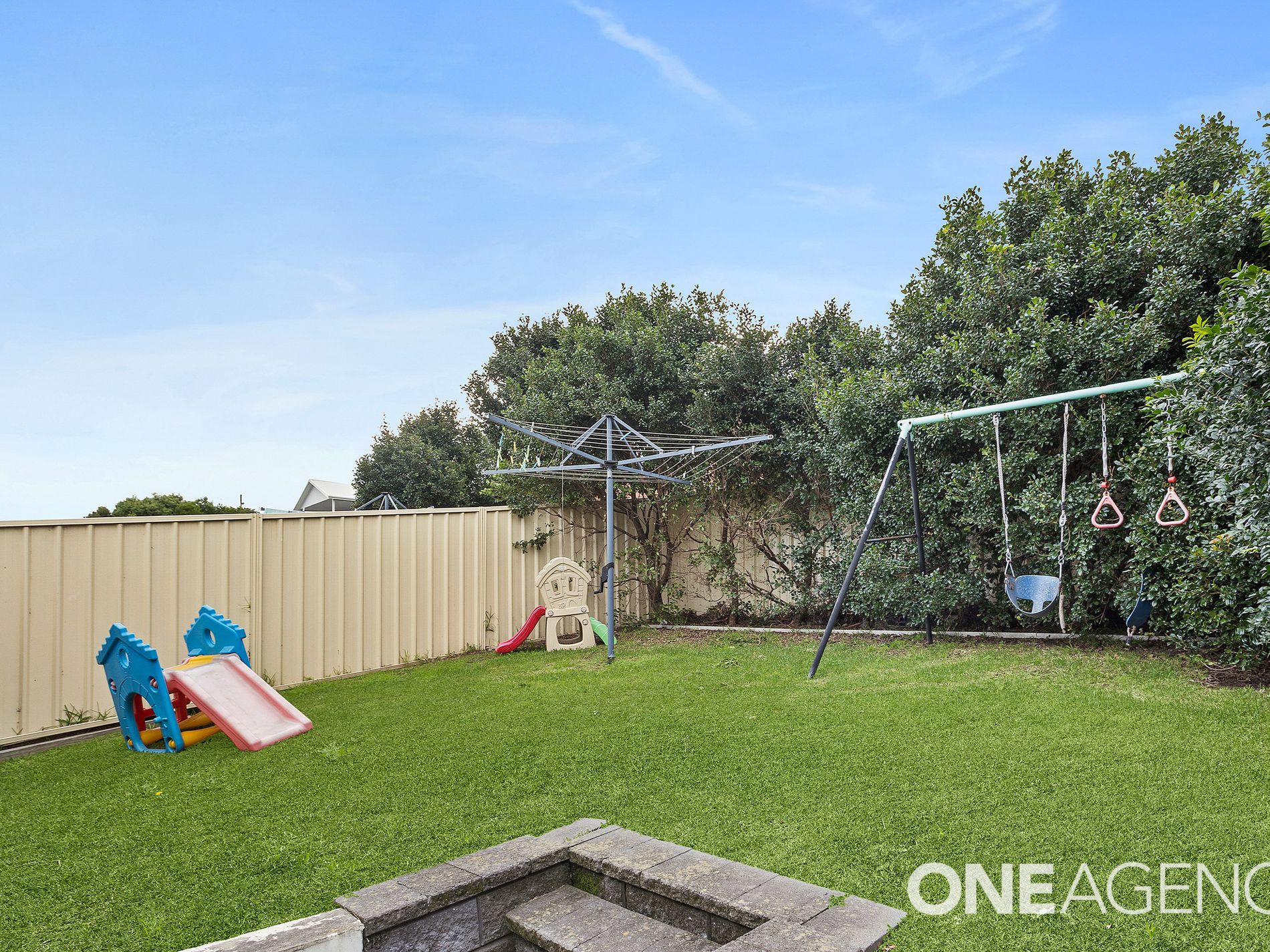 2 / 1 Backhouse Road, Lake Heights