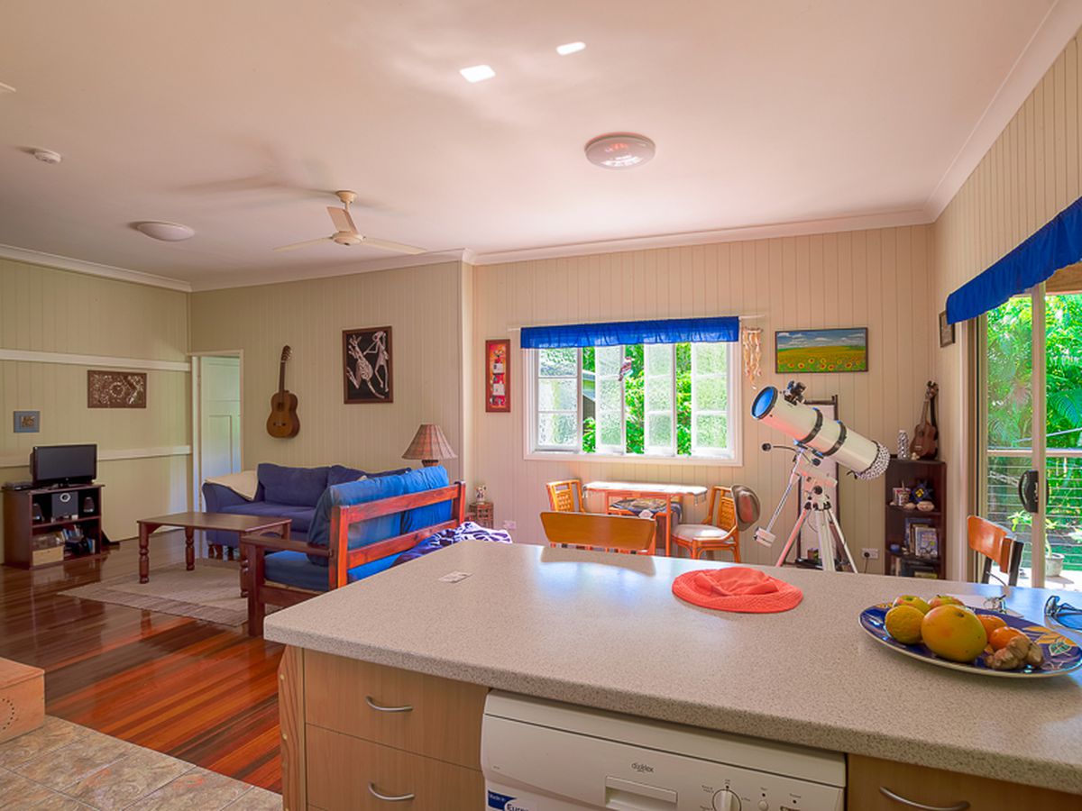 46 PULGUL STREET, Urangan