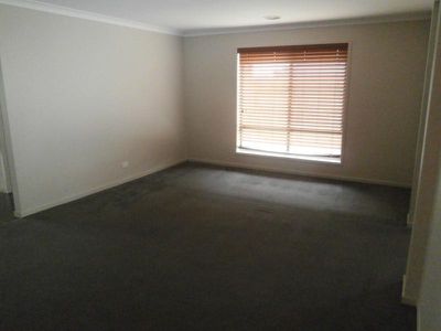 9 Reginato Court, Tarneit