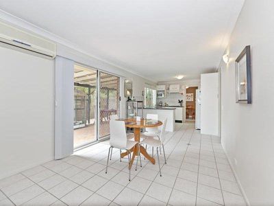 12 Chiltern Court, Rochedale South