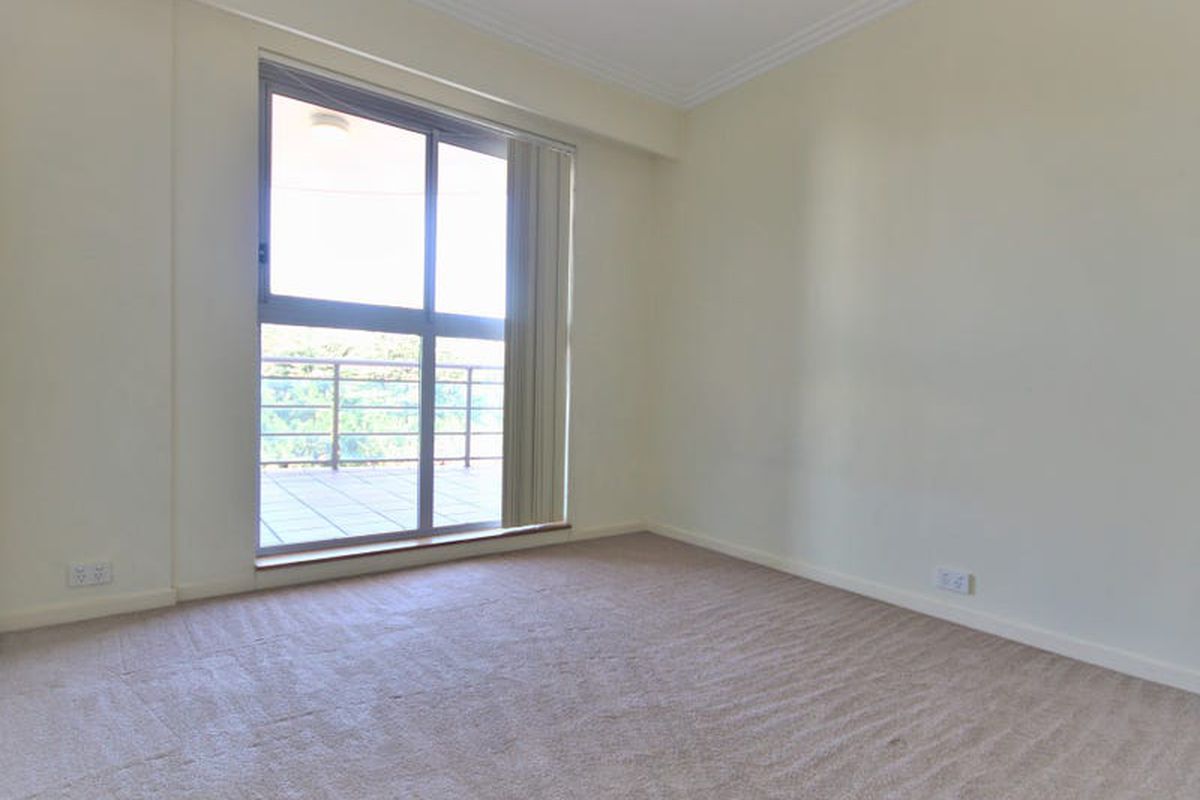 605 / 28 Harbour Street, Sydney