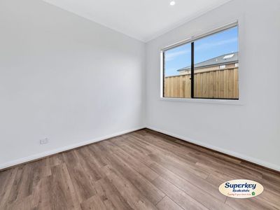 4 Groton Street, Manor Lakes
