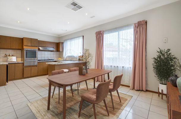 30 Glencairn Crescent, Broadmeadows