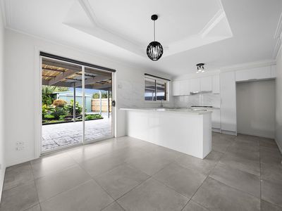 2 Saddington Avenue, Hoppers Crossing