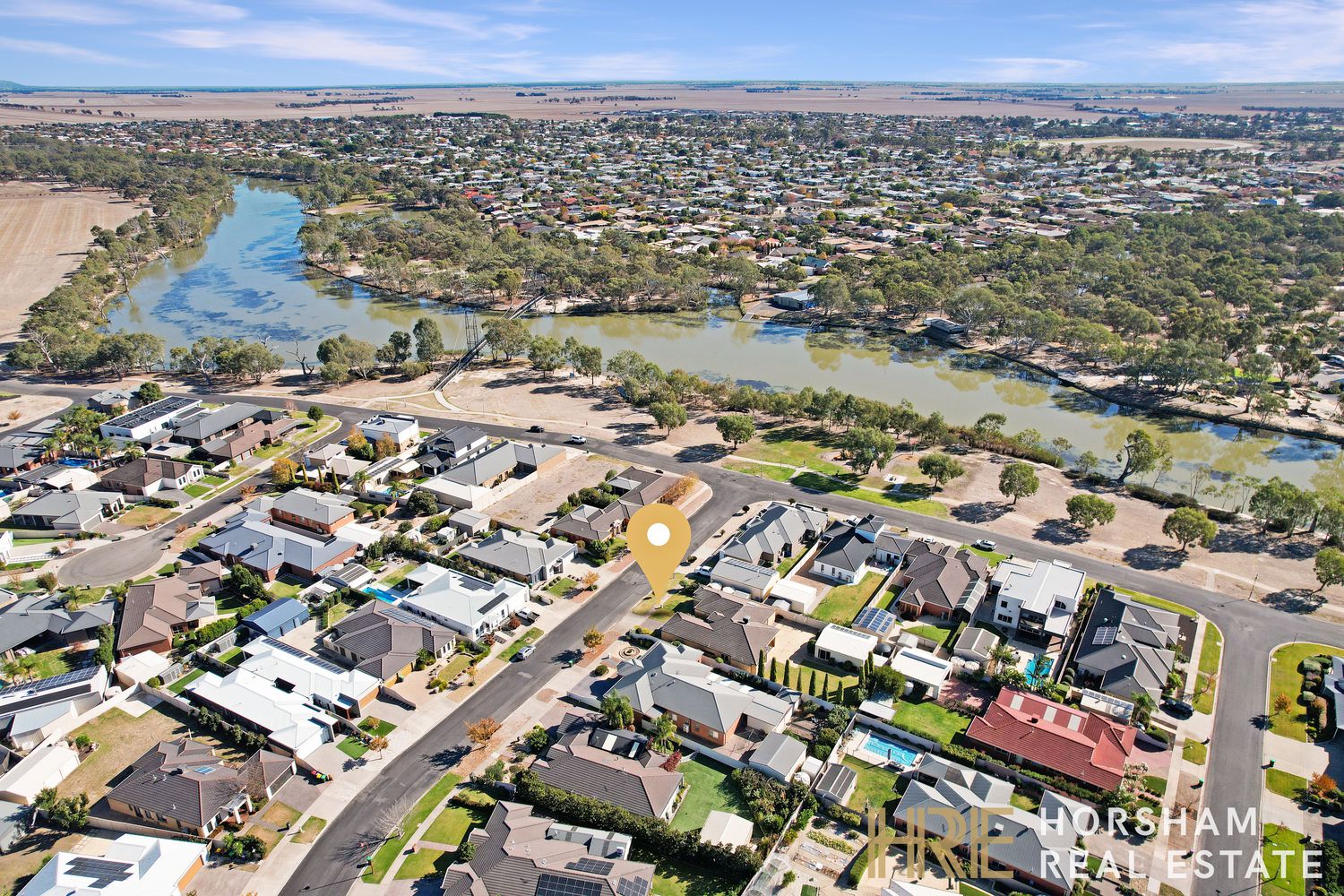 16 Burnett Street, Horsham