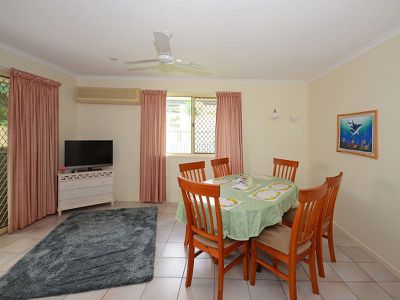 176 PULGUL STREET, Urangan