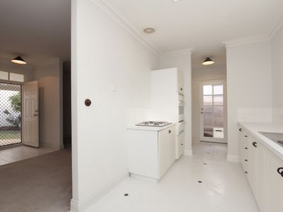 2 / 19 Kitchener Avenue, Burswood