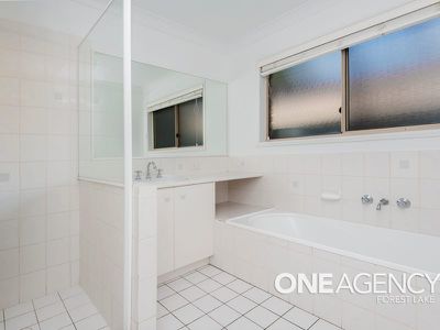 16 Noumea pl, Forest Lake