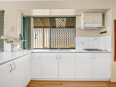 6 Borah Court, Caversham