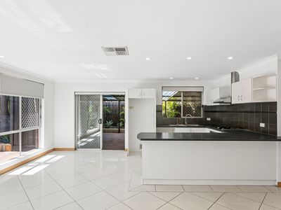 52 Shillington Way, Thornlie