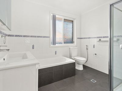 42 Tarra Crescent, Oak Flats