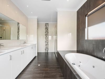 2 Pirring Way, Hannans