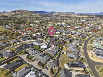 2 / 10 Curtain Court, Brighton