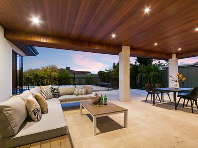 26 Simmonds Parade, Winthrop