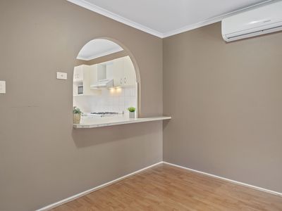 5 / 4 Arac Street, Woodridge