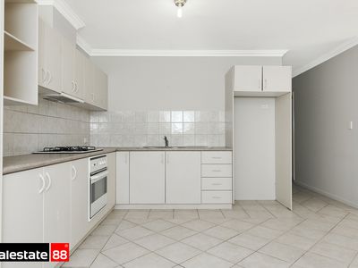 E5 (13)  /  88 Royal Street, East Perth