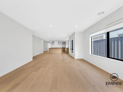 65 Shearjoy Loop, Clyde North